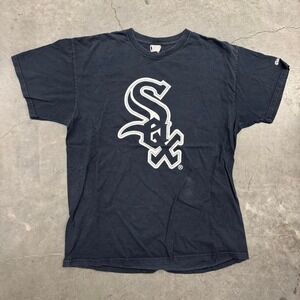 Black and white Chicago White Sox tee